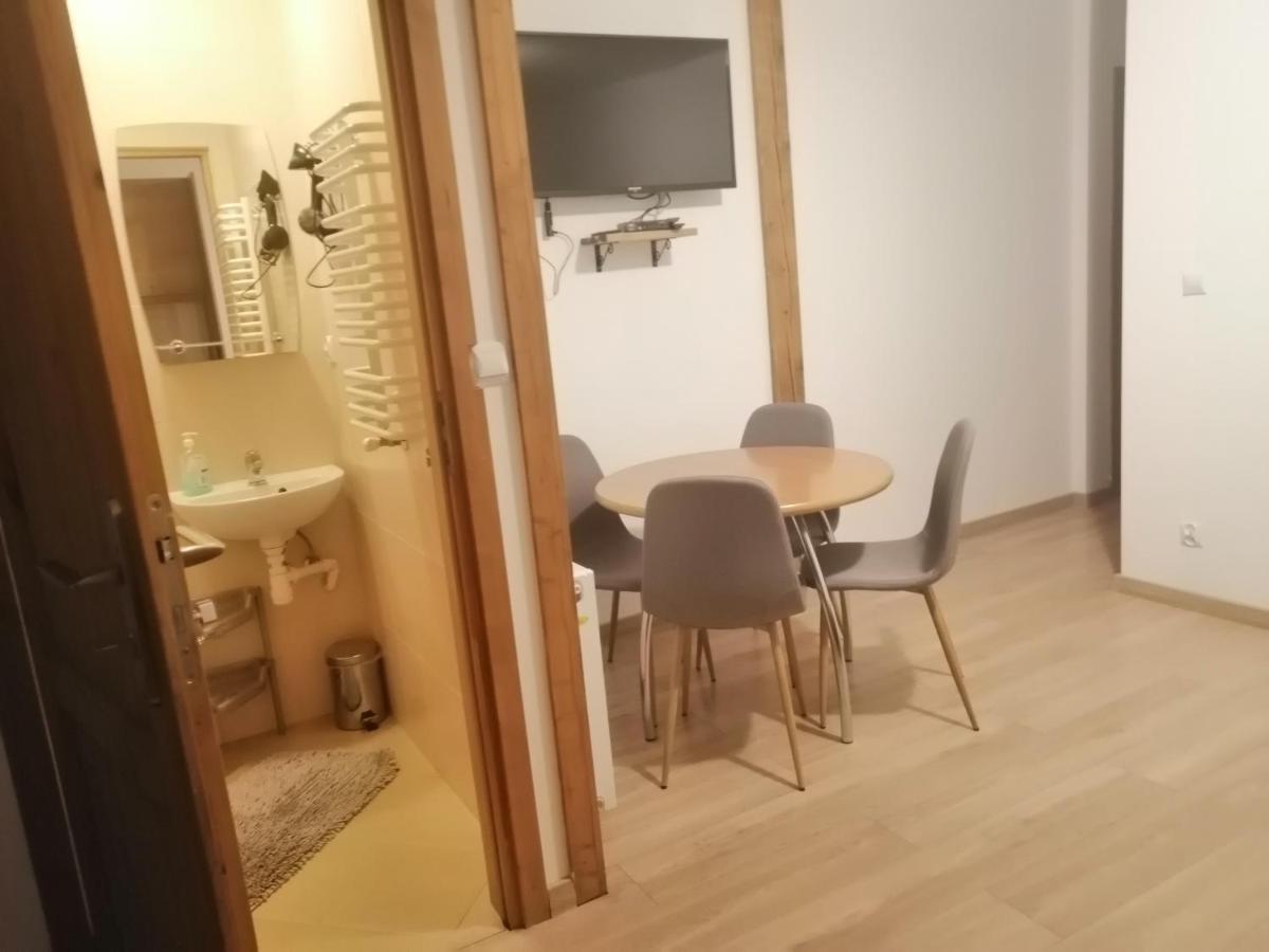 Pokoje Goscinne Przy Lesie Pobiedna Buitenkant foto