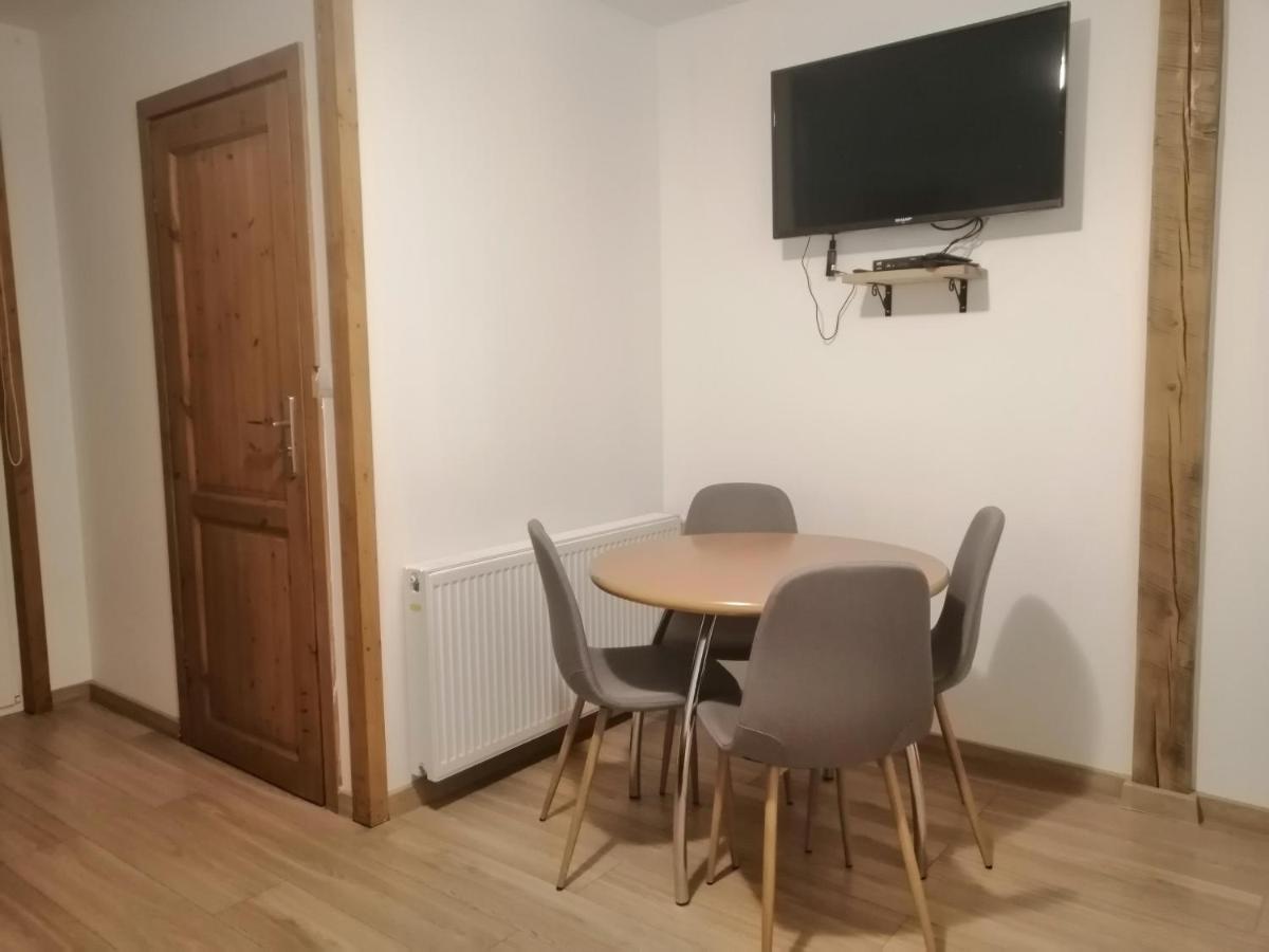 Pokoje Goscinne Przy Lesie Pobiedna Buitenkant foto