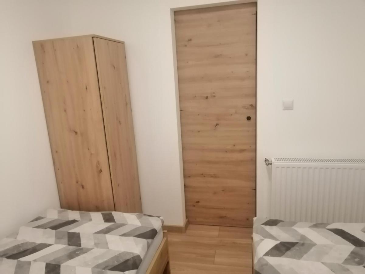 Pokoje Goscinne Przy Lesie Pobiedna Buitenkant foto
