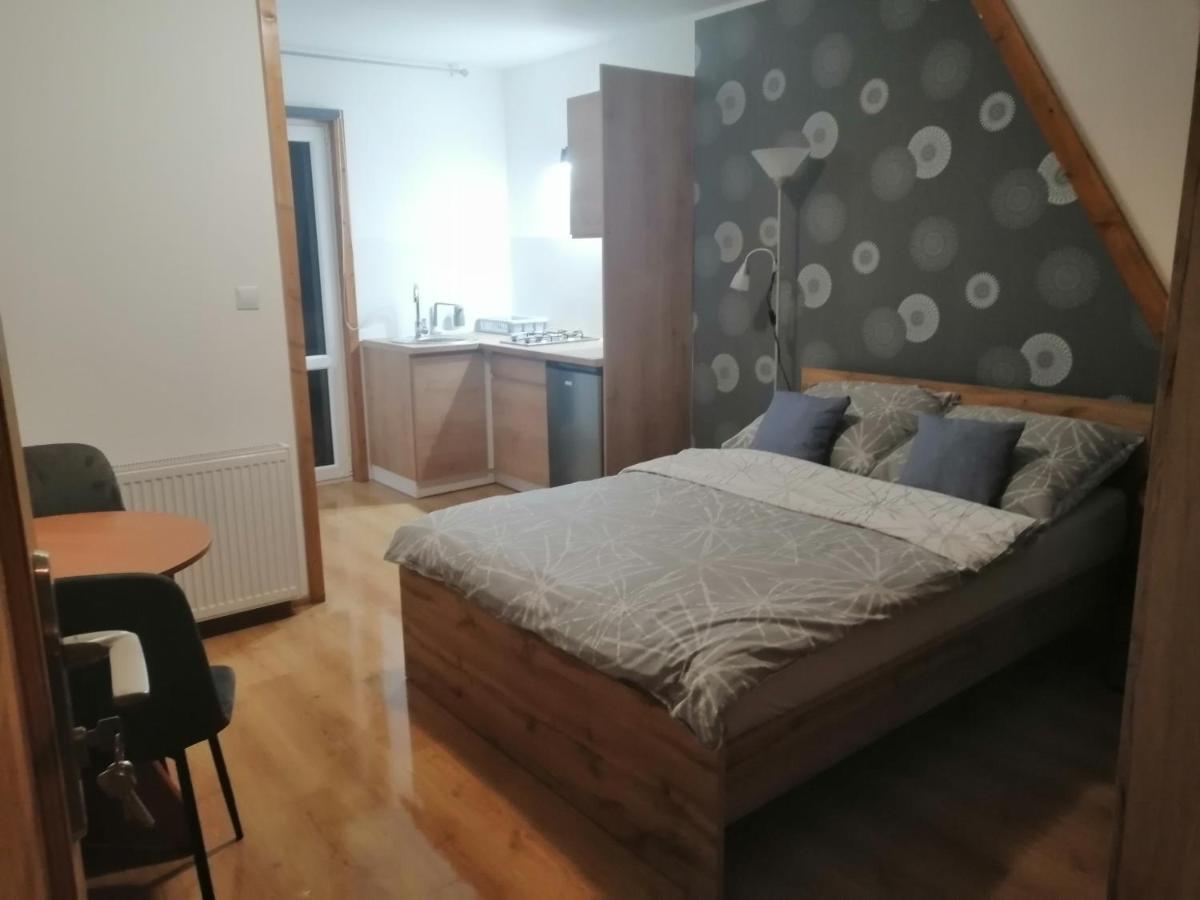 Pokoje Goscinne Przy Lesie Pobiedna Buitenkant foto